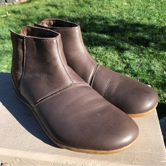 NWOT Ahnu Womens Leela Leather Ankle Bootie in Brown - Size 11 - Picture 1 of 9